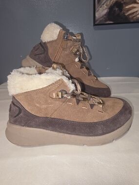 UGG Kids' Terretrail Cozy Lace Suede Faux-Shearling Chestnut Ankle Boots Size 4